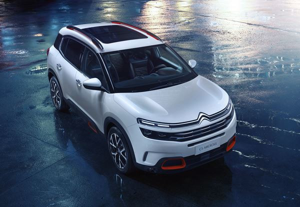 Le SUV Citroën C5 Aircross affiche des volumes fluides et musclés