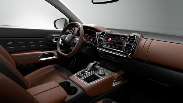 Le SUV Citroën C5 Aircross affiche des volumes fluides et musclés
