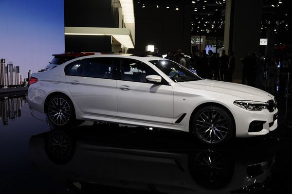 Le 17ème salon automobile de Shanghai ouvre ses portes au public