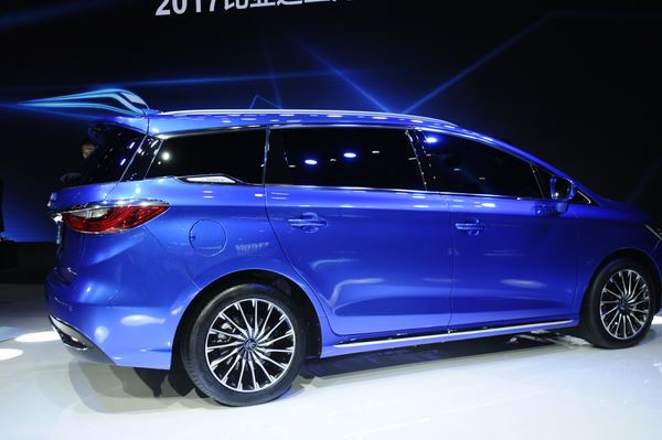 Le 17ème salon automobile de Shanghai ouvre ses portes au public