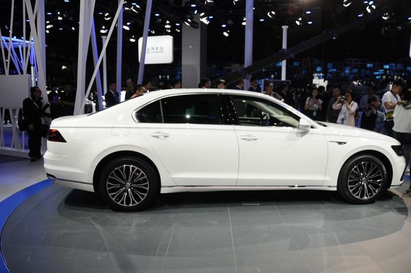 Le 17ème salon automobile de Shanghai ouvre ses portes au public