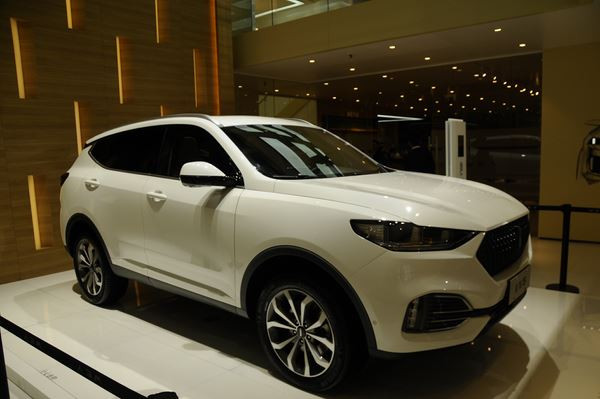 Le 17ème salon automobile de Shanghai ouvre ses portes au public