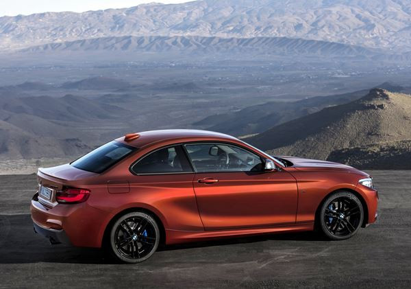 La BMW Série 2 Coupé reçoit des phares bi-LEDs