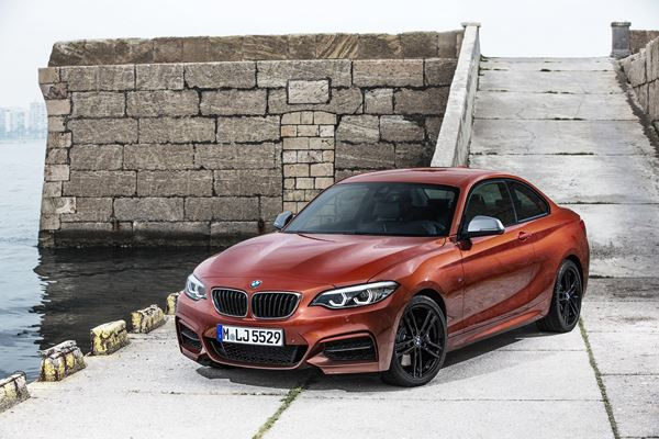 La BMW Série 2 Coupé reçoit des phares bi-LEDs