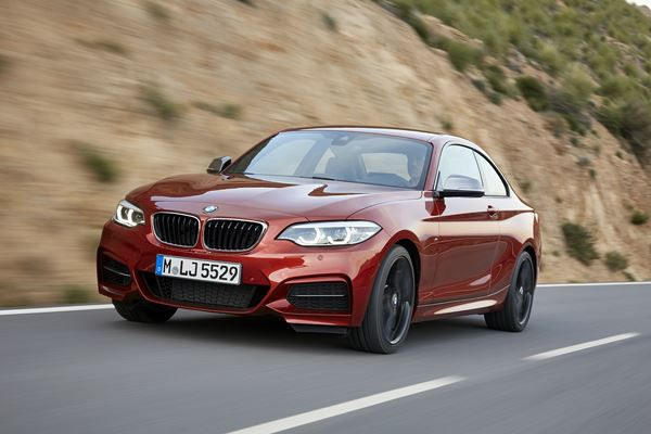 La BMW Série 2 Coupé reçoit des phares bi-LEDs