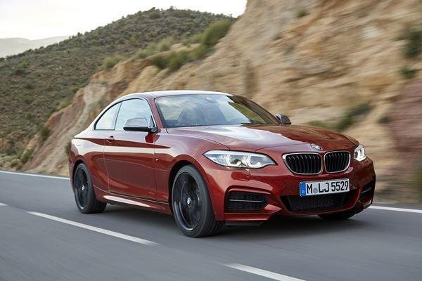 La BMW Série 2 Coupé reçoit des phares bi-LEDs