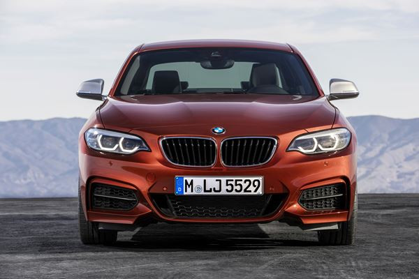 La BMW Série 2 Coupé reçoit des phares bi-LEDs