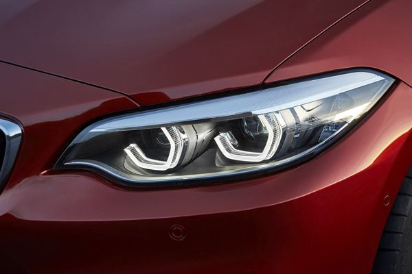 La BMW Série 2 Coupé reçoit des phares bi-LEDs
