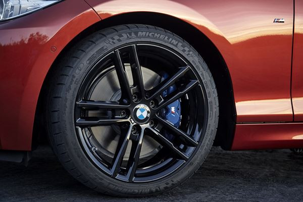 La BMW Série 2 Coupé reçoit des phares bi-LEDs