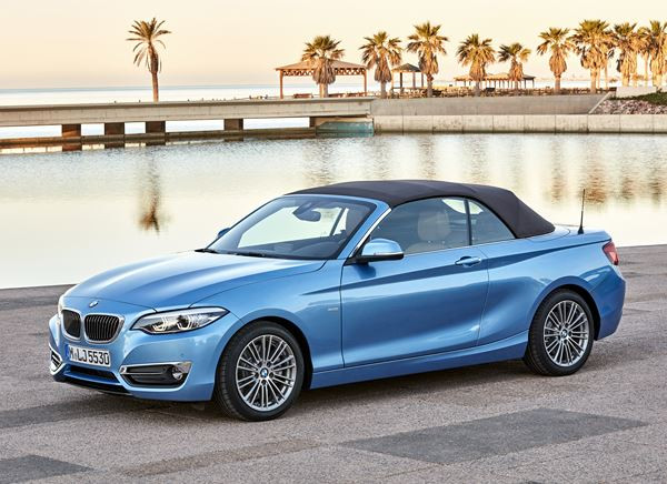 La BMW Série 2 Cabriolet s'offre un nouveau visage avec des phares à LEDs