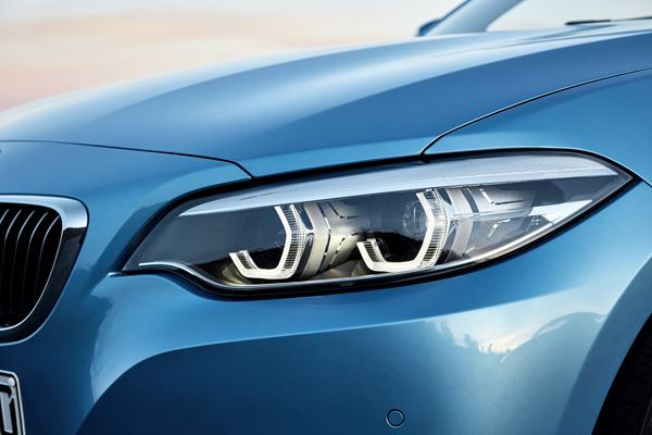 La BMW Série 2 Cabriolet s'offre un nouveau visage avec des phares à LEDs