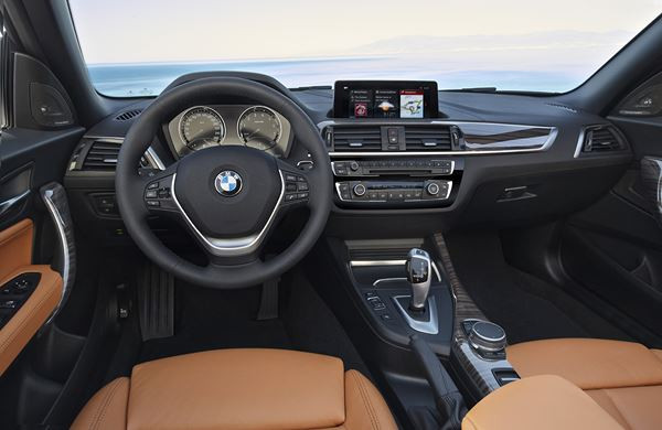 La BMW Série 2 Cabriolet s'offre un nouveau visage avec des phares à LEDs