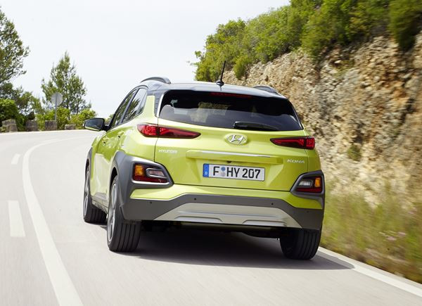 Le SUV urbain Hyundai Kona affiche un design acéré avant-gardiste