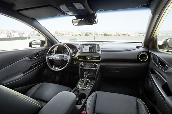 Le SUV urbain Hyundai Kona affiche un design acéré avant-gardiste