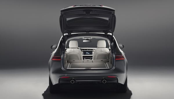 La Jaguar XF se décline en version break Sportbrake