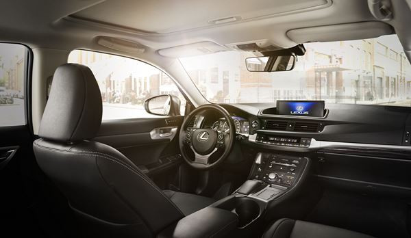La Lexus CT 200h restylée reçoit une face avant modernisée