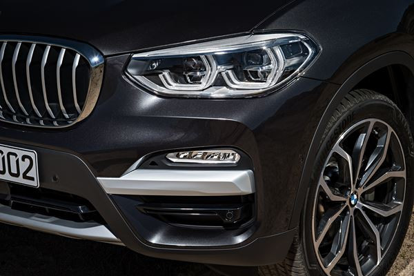 La BMW X3 fait rimer look tout terrain avec allure sportive