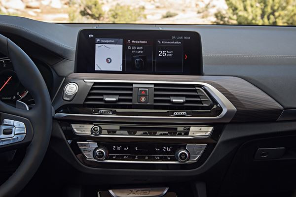 La BMW X3 fait rimer look tout terrain avec allure sportive