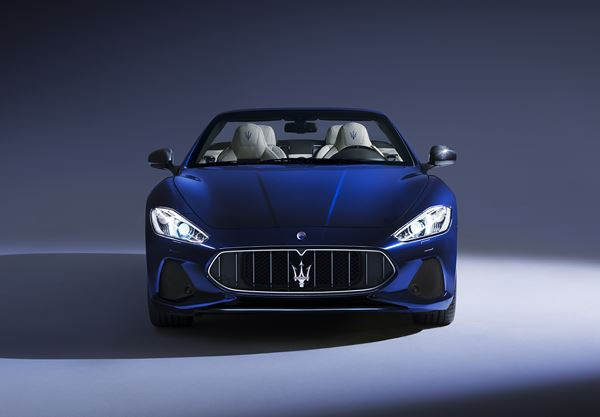 La Maserati GranCabrio adopte la calandre en nez de requin