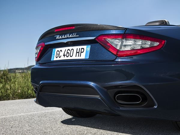 La Maserati GranCabrio adopte la calandre en nez de requin