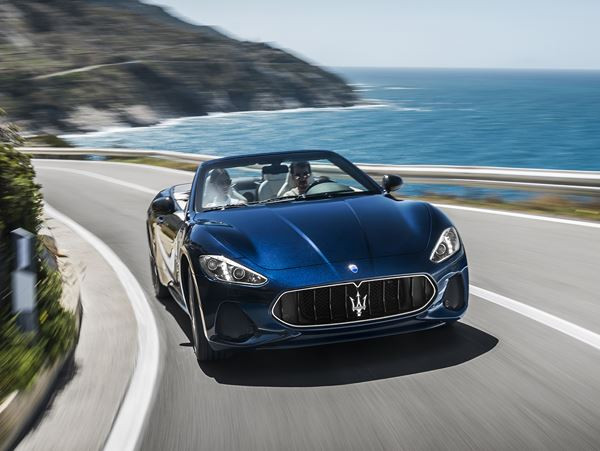 La Maserati GranCabrio adopte la calandre en nez de requin
