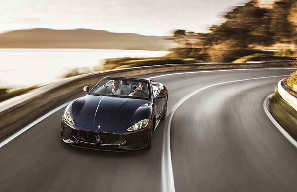La Maserati GranCabrio adopte la calandre en nez de requin