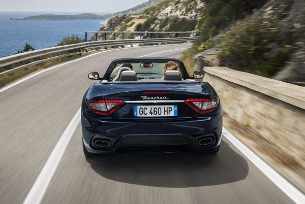 La Maserati GranCabrio adopte la calandre en nez de requin