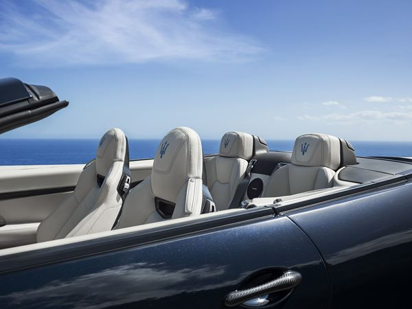 La Maserati GranCabrio adopte la calandre en nez de requin