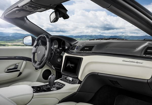 La Maserati GranCabrio adopte la calandre en nez de requin