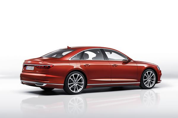 La berline de luxe Audi A8 embarque des fonctions de conduite autonome
