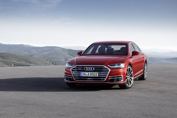 La berline de luxe Audi A8 embarque des fonctions de conduite autonome
