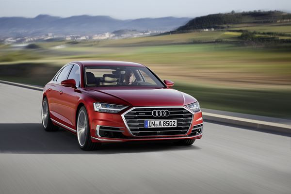 La berline de luxe Audi A8 embarque des fonctions de conduite autonome