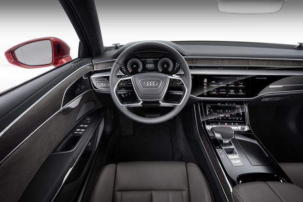 La berline de luxe Audi A8 embarque des fonctions de conduite autonome