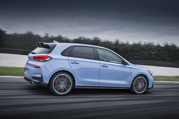 La Hyundai i30 N haute performance adore les virages serrés