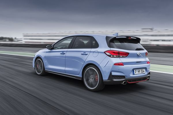 La Hyundai i30 N haute performance adore les virages serrés