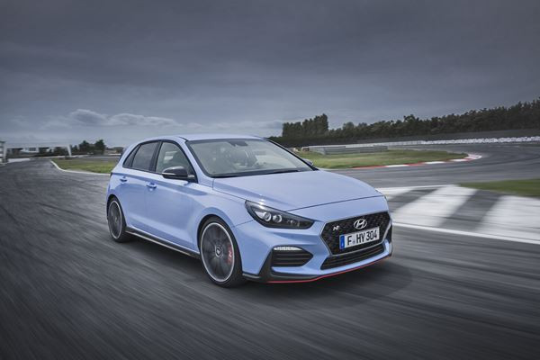La Hyundai i30 N haute performance adore les virages serrés