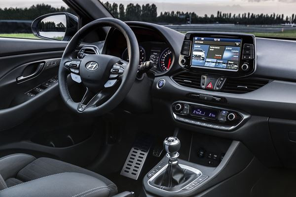 La Hyundai i30 N haute performance adore les virages serrés