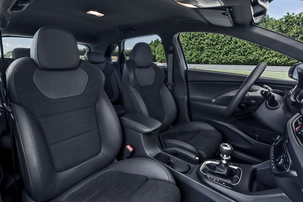 La Hyundai i30 N haute performance adore les virages serrés