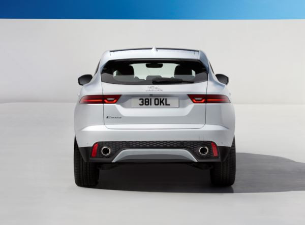 Le SUV compact Jaguar E-Pace affiche des proportions musclées