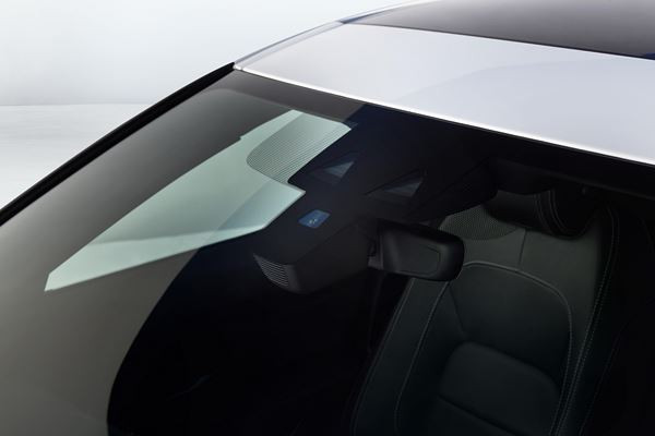 Le SUV compact Jaguar E-Pace affiche des proportions musclées
