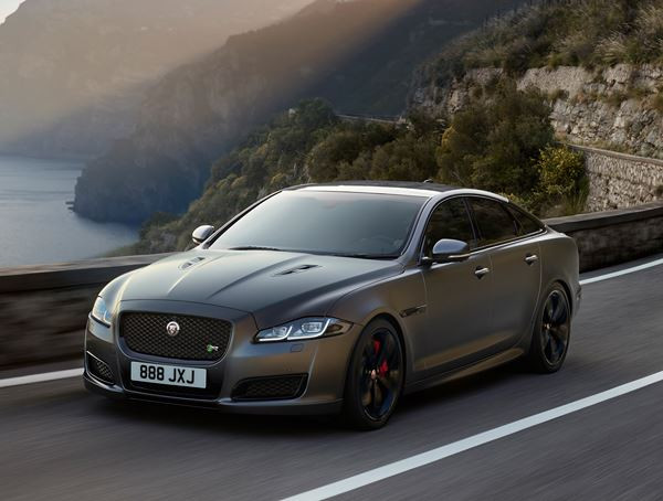 La berline de luxe Jaguar XJ bénéficie de mises à niveau technologiques