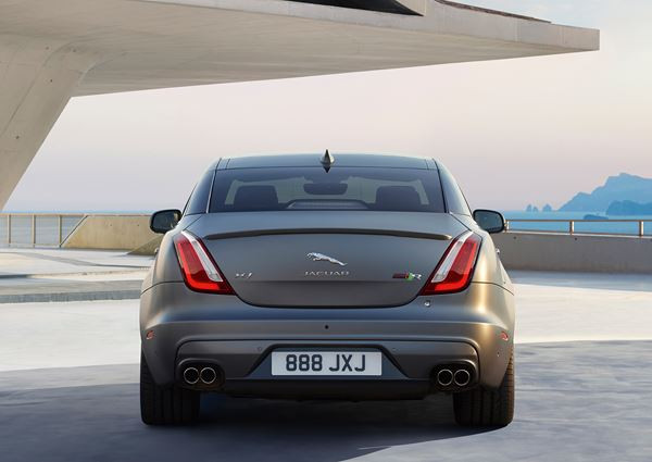 La berline de luxe Jaguar XJ bénéficie de mises à niveau technologiques