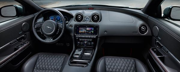 La berline de luxe Jaguar XJ bénéficie de mises à niveau technologiques