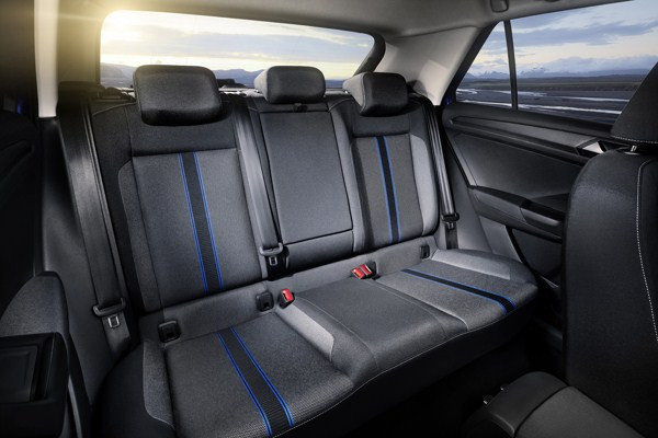 Le SUV Volkswagen T-Roc adopte une ligne de toit façon coupé