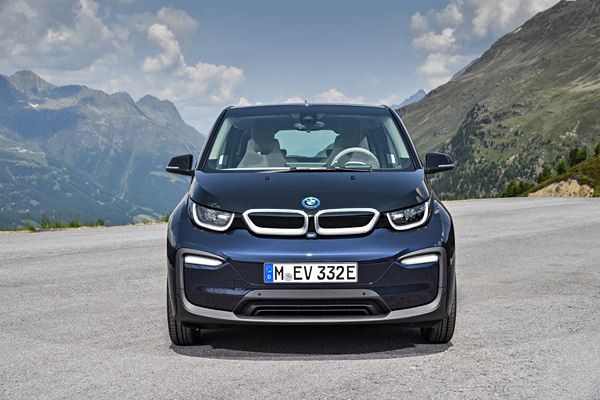 La BMW i3 s'offre des améliorations et une variante plus sportive