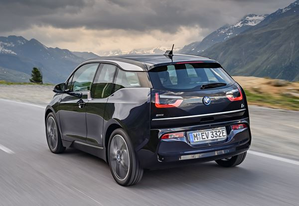 La BMW i3 s'offre des améliorations et une variante plus sportive