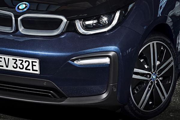 La BMW i3 s'offre des améliorations et une variante plus sportive