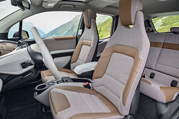La BMW i3 s'offre des améliorations et une variante plus sportive