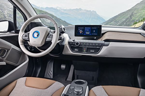 La BMW i3 s'offre des améliorations et une variante plus sportive