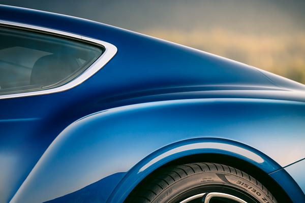 La troisième génération de la Bentley Continental GT incarne le Grand Tourisme de luxe